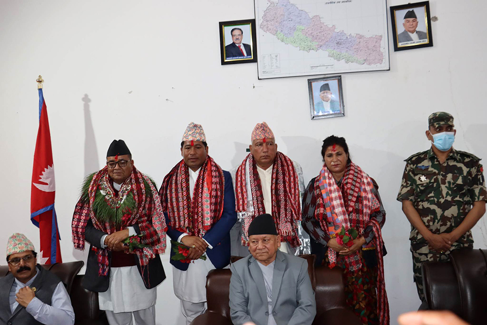 कर्णाली प्रदेशमा  नवनियुक्त तीन मन्त्रीले लिए सपथ।