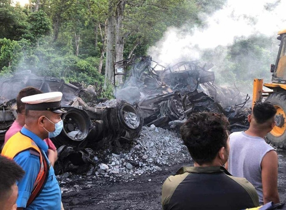मकवानपुरमा ट्रक एकआपसमा ठोक्किदा आगलागी , तीन जनाको मृत्‍यु, दुई जना घाइते