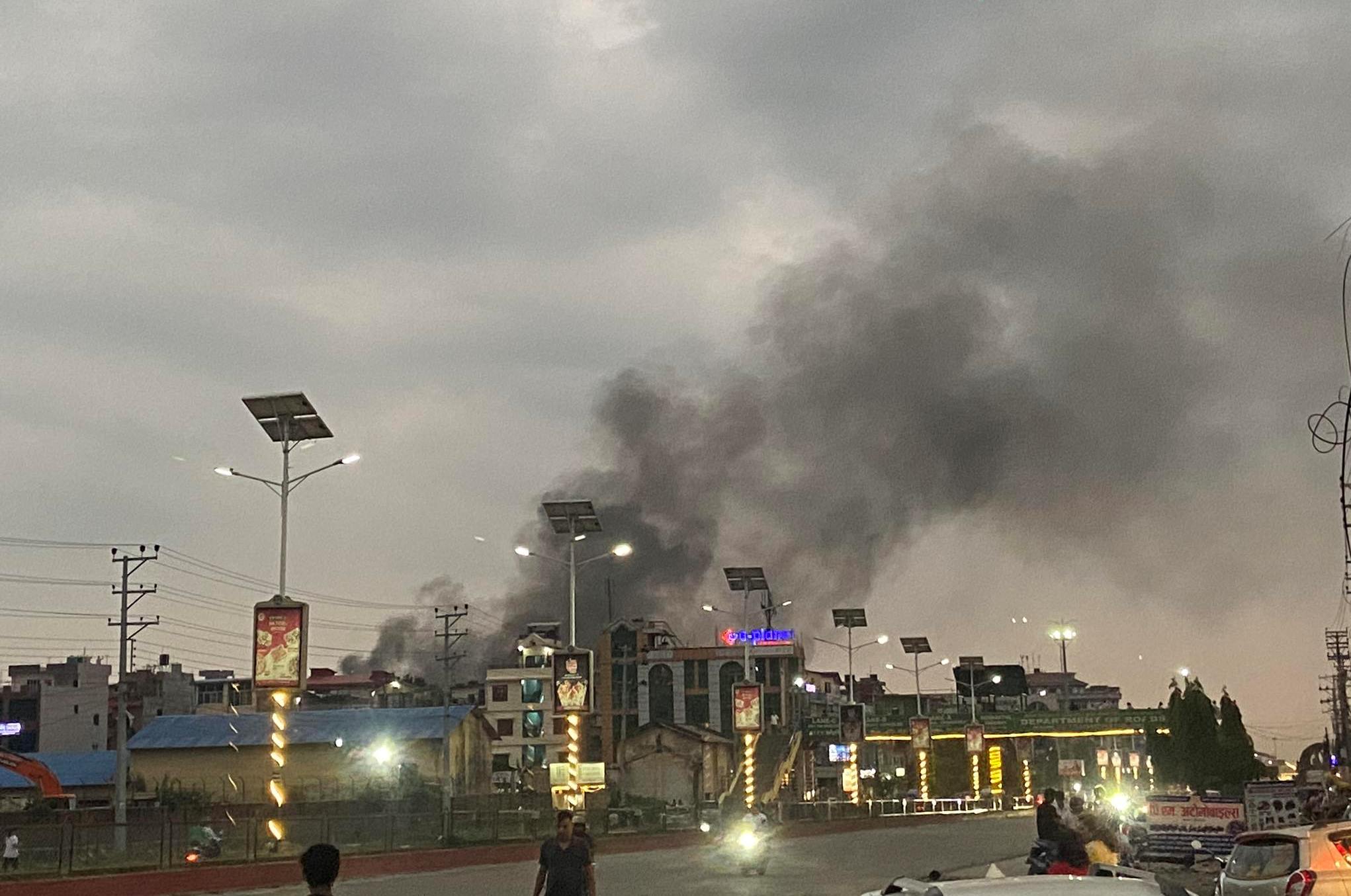 बुटवल मिलनचोकको डेल्टा मार्टमा आगलागी