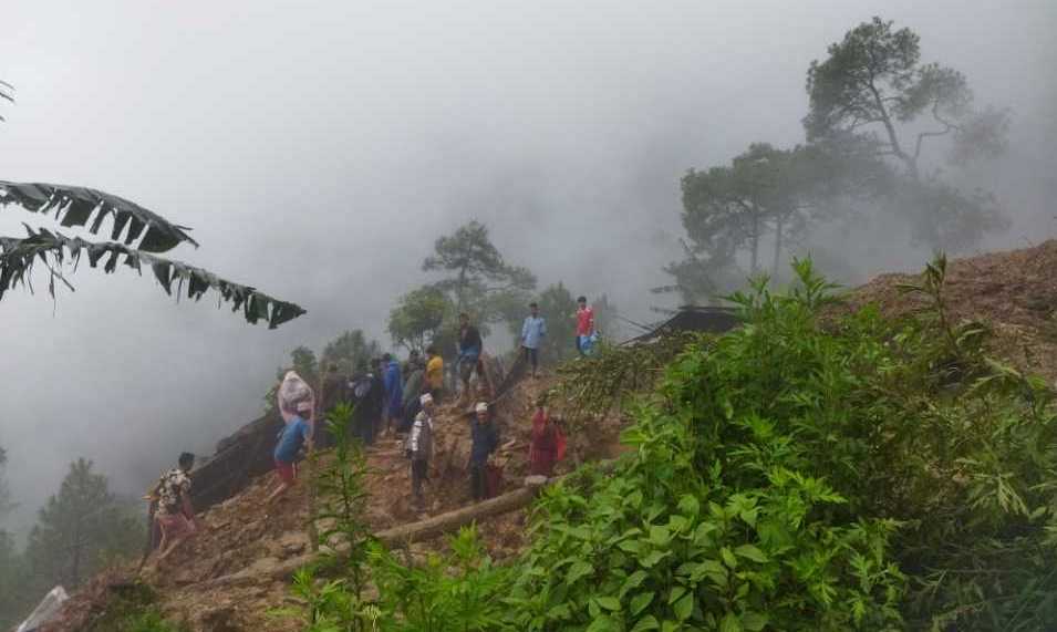 गुल्मीमा पहिरोमा परेर चार जनाको मृत्यु