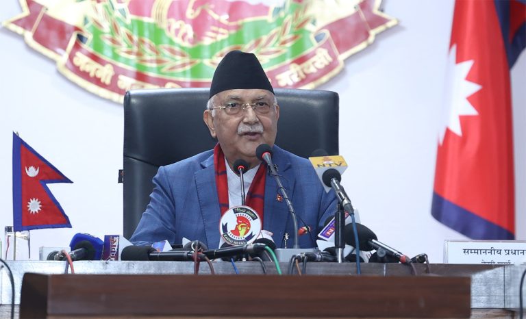 प्रधानमन्त्रीद्वारा तिहारको शुभकामना: सबैको जीवनमा उज्यालो छाओस्, सुगन्ध फैलियोस्
