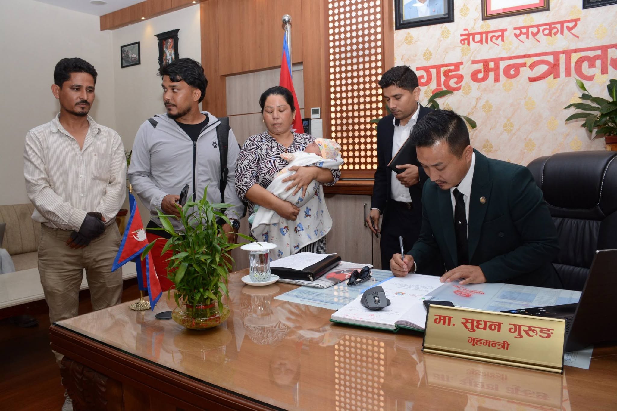 अस्पतालको लापरबाहीले सुत्केरीको मृत्यु भएको घटनामा गृहमन्त्रीको एक्सन: तत्काल छानबिन गर्न निर्देशन