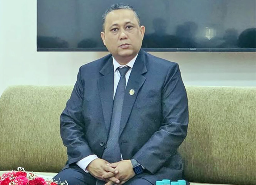 परराष्ट्रमन्त्री खनाल चीन भ्रमणमा  जाँदै
