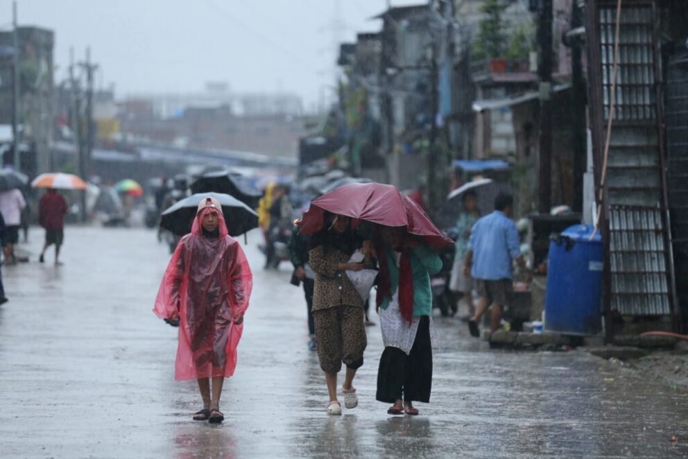 लुम्बिनी, कर्णाली र सुदूरपश्चिम प्रदेशका एक दुई स्थानमा मेघगर्जन चट्याङसहित वर्षा र हिमपातको सम्भावना