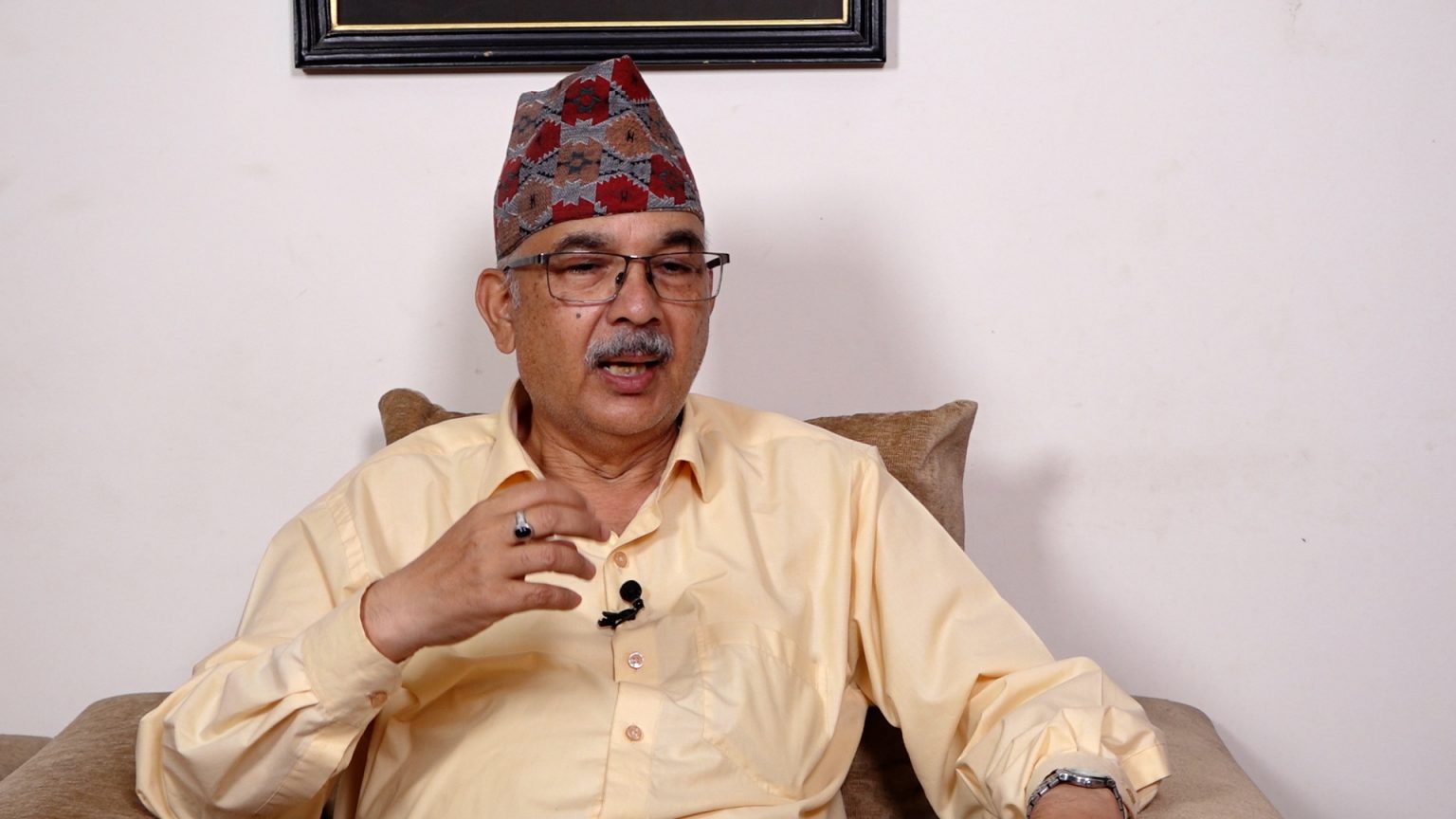 थुना मुक्त भए  फणीन्द्र नेपाल