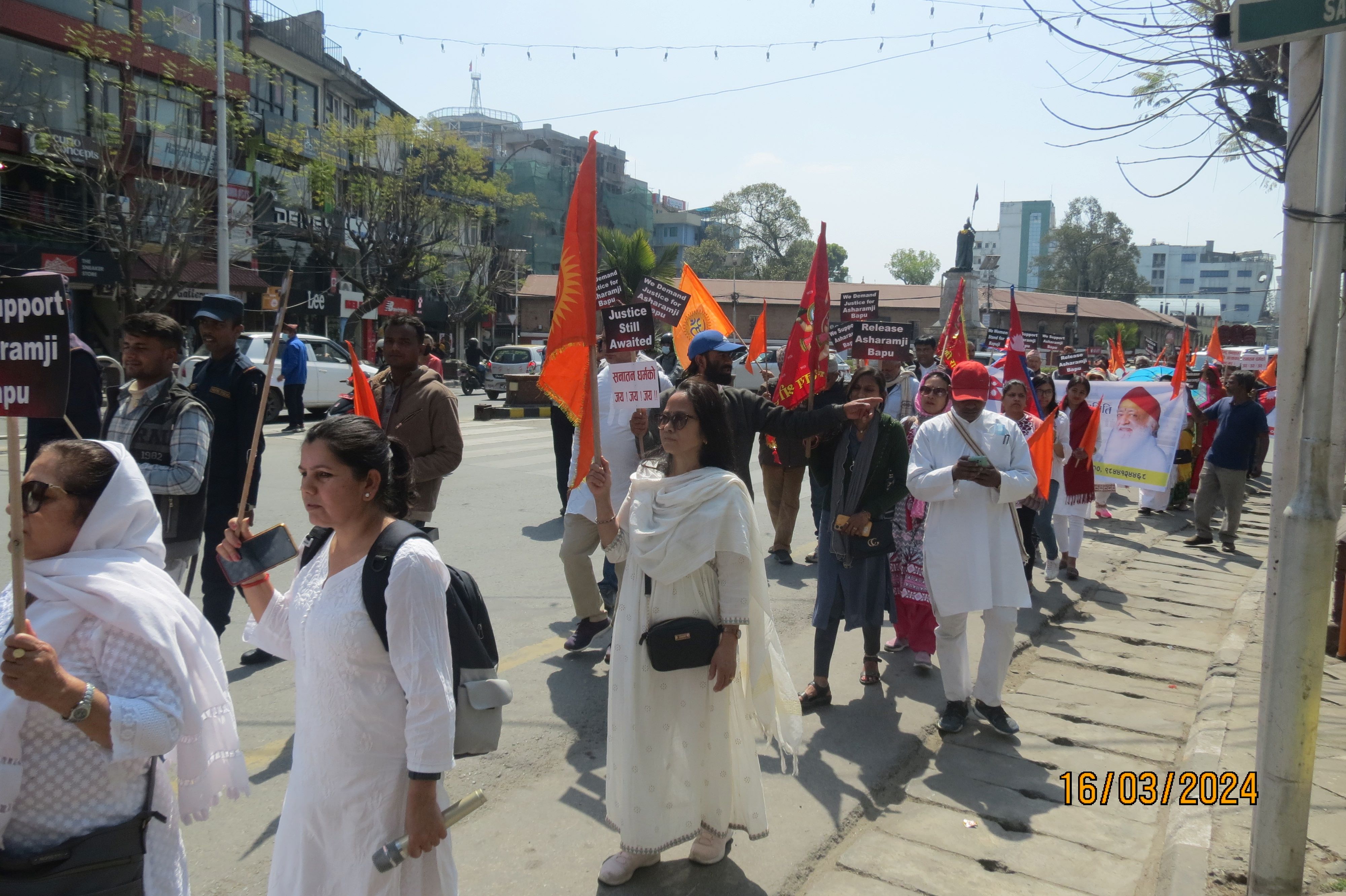 सन्त आशाराम बापू को रिहाइको माग गर्दै  काठमाडौँ  गरियो शान्ति  पद यात्रा।